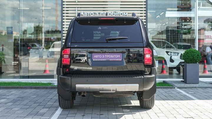 Toyota Land Cruiser Prado Prestige 2025