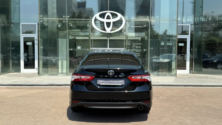 Toyota Camry Elegance 2020