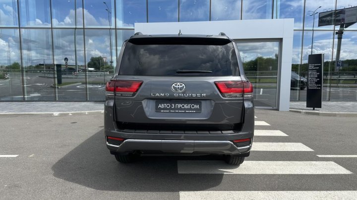 Toyota Land Cruiser Premium 2023