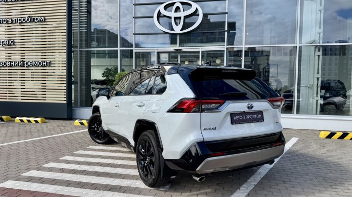Toyota RAV4 Style 2025