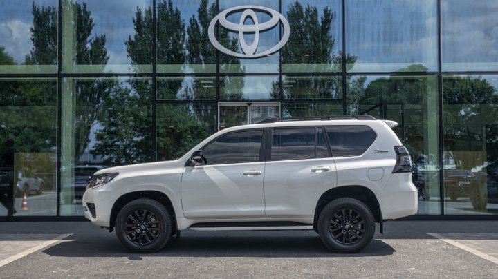 Toyota Land Cruiser Prado Prestige 2022