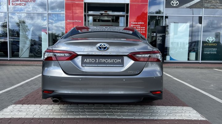 Toyota Camry Premium 2024