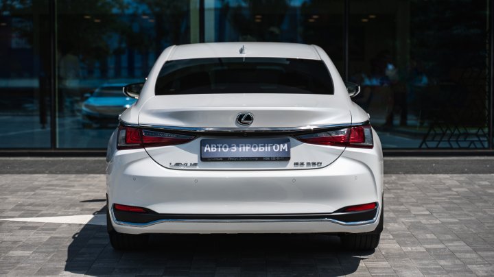 Lexus Es Miyata 2021