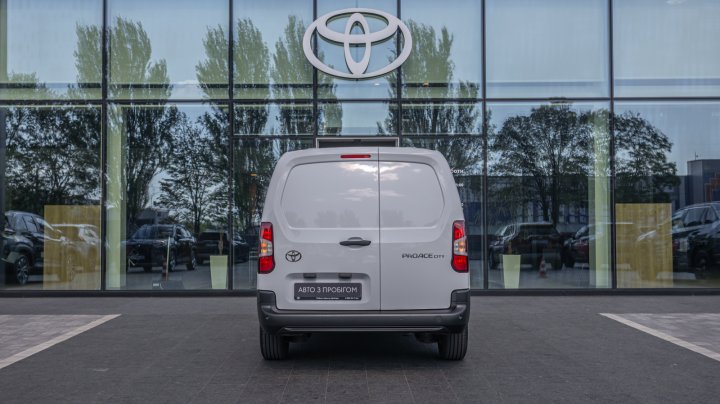 Toyota Proace City Business 2025
