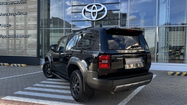 Toyota Land Cruiser Prado Prestige 2025