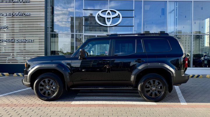 Toyota Land Cruiser Prado Prestige 2025