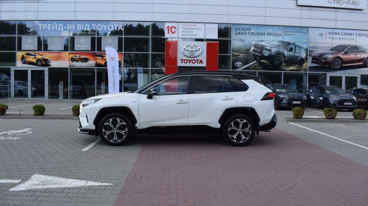 Toyota RAV4 Plug-In Premium 2021
