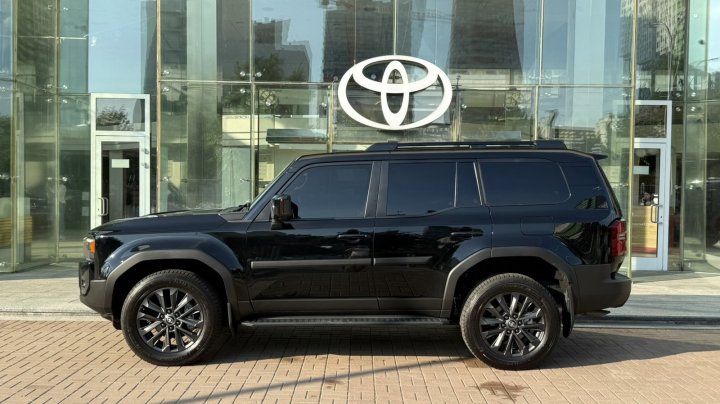 Toyota Land Cruiser Prado Premium 2025