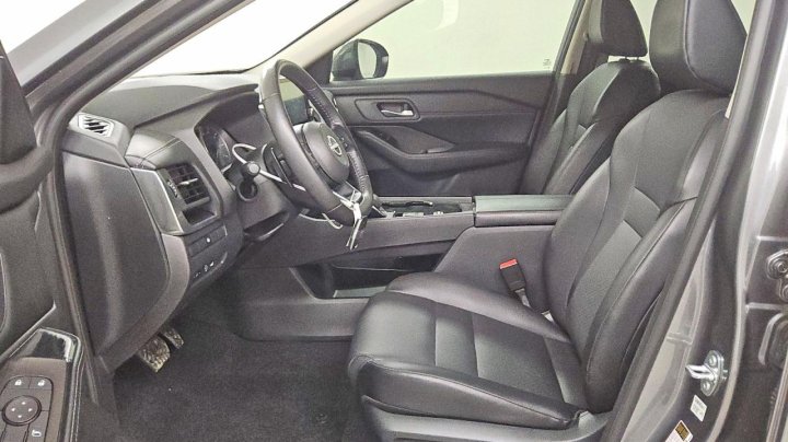 Nissan ROGUE  2024