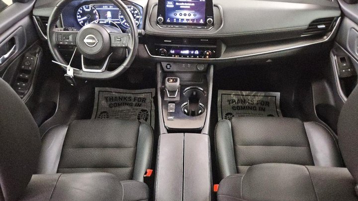 Nissan ROGUE  2024
