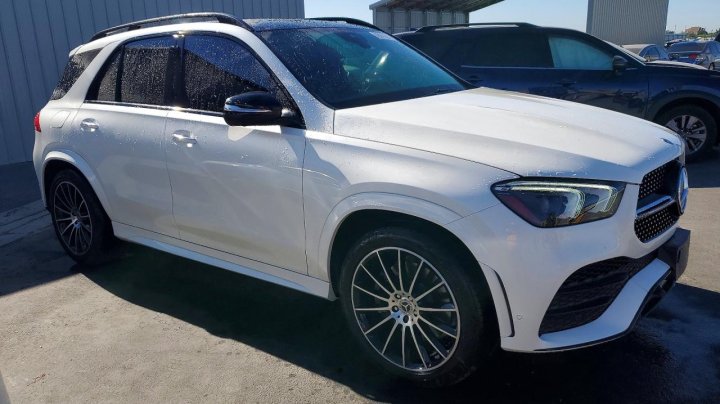 Mercedes-Benz GLE  2021