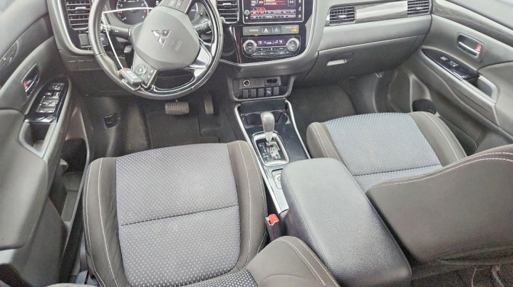 Mitsubishi Outlander  2018
