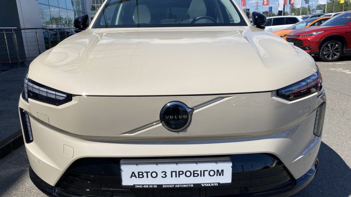 Volvo EX90 Ultra AWD 2025