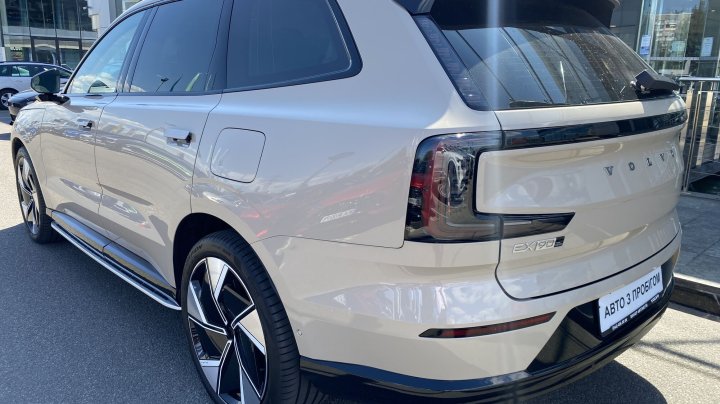 Volvo EX90 Ultra AWD 2025