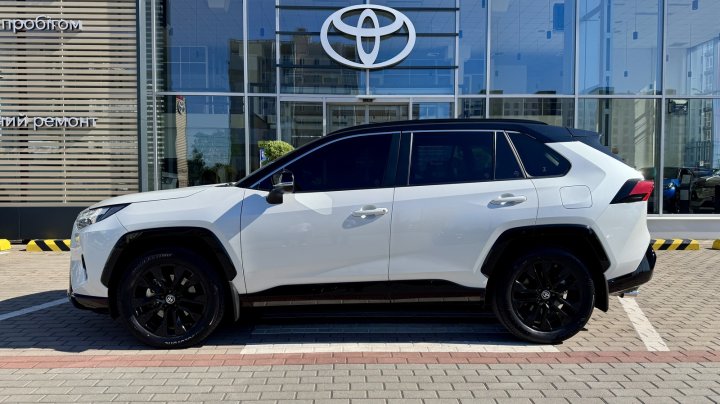 Toyota RAV4 Style 2024
