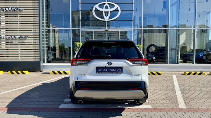 Toyota RAV4 Style 2024