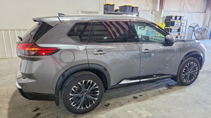 Nissan ROGUE  2024