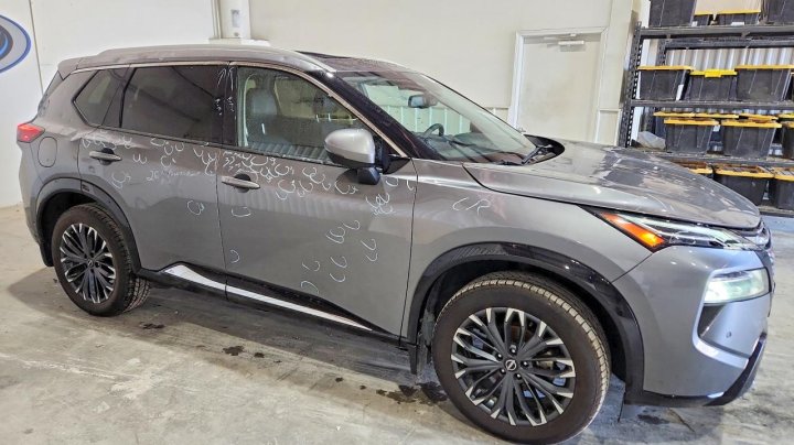 Nissan ROGUE  2024