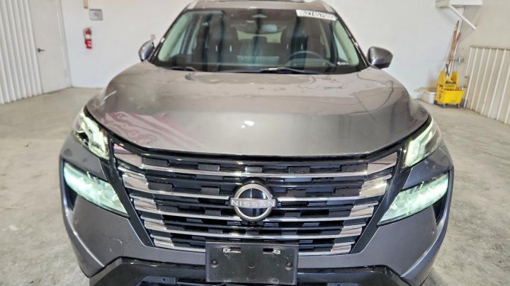 Nissan ROGUE  2024
