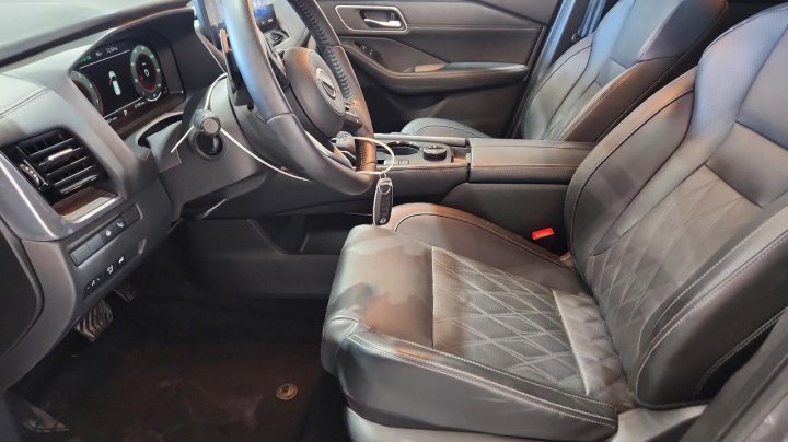 Nissan ROGUE  2024