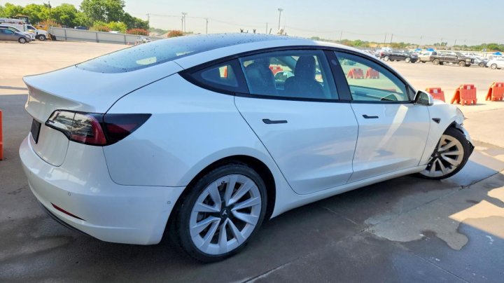 Tesla MODEL  2022