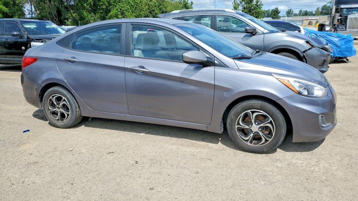 Hyundai ACCENT  2015