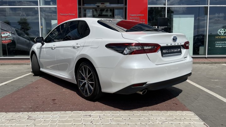 Toyota Camry Premium 2023