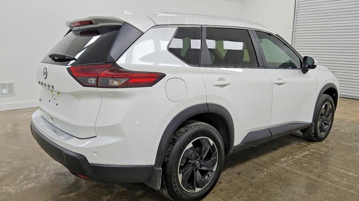 Nissan ROGUE  2025