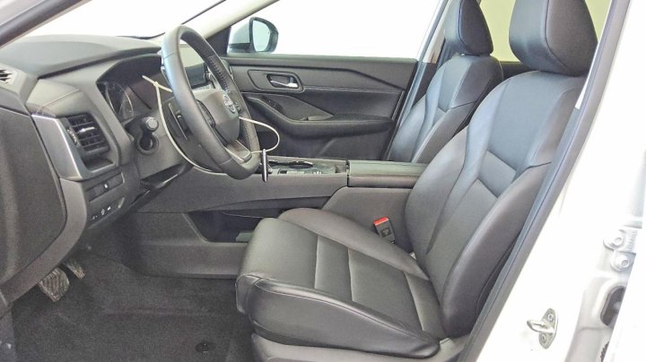 Nissan ROGUE  2025