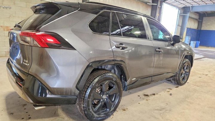 Toyota RAV4  2021