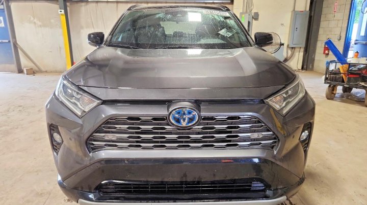 Toyota RAV4  2021