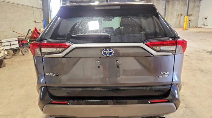 Toyota RAV4  2021