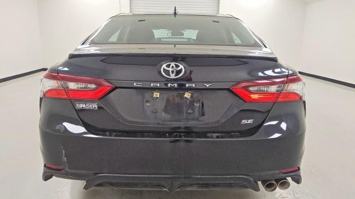 Toyota Camry  2023