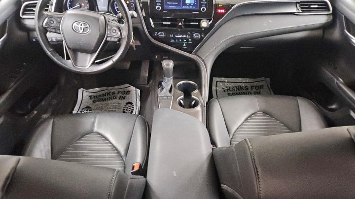 Toyota Camry  2023