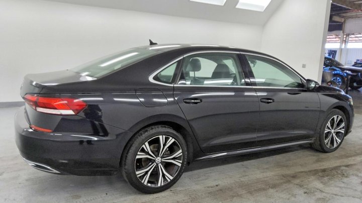 Volkswagen PASSAT  2021