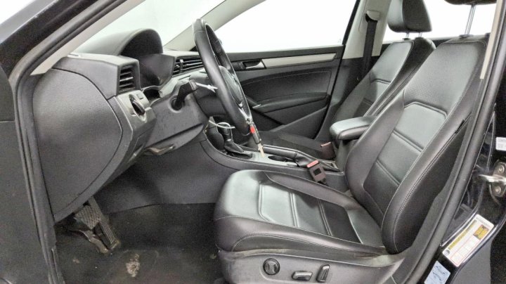 Volkswagen PASSAT  2021