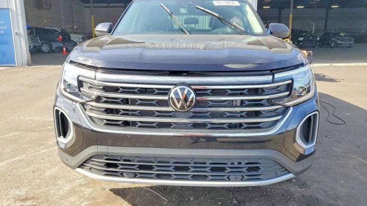 Volkswagen Atlas SE 2025