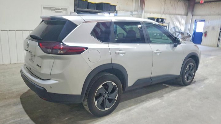 Nissan ROGUE  2024
