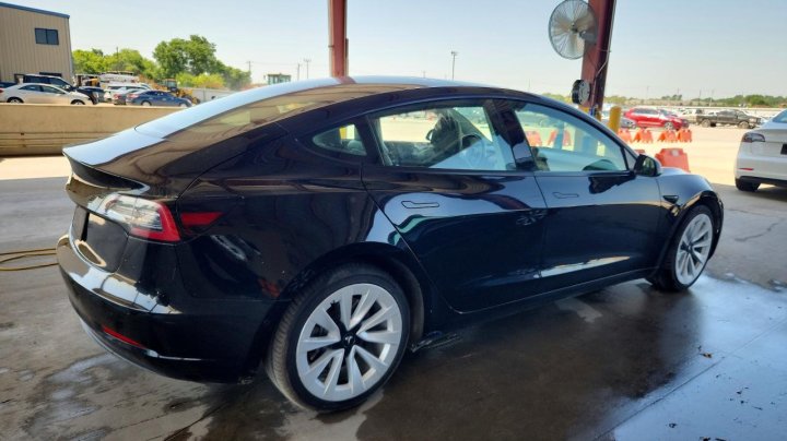 Tesla MODEL  2022