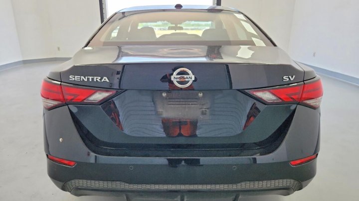 Nissan Sentra  2023