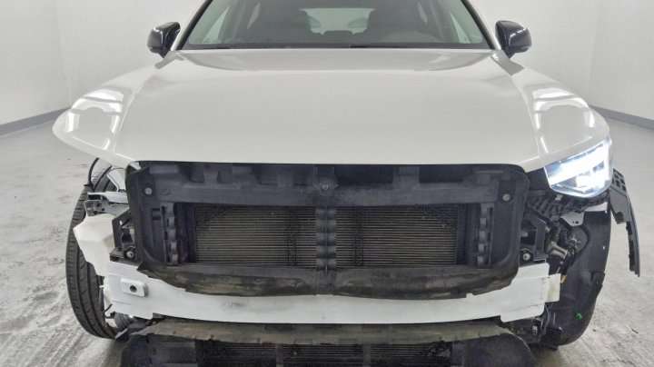 Volvo XC40  2024