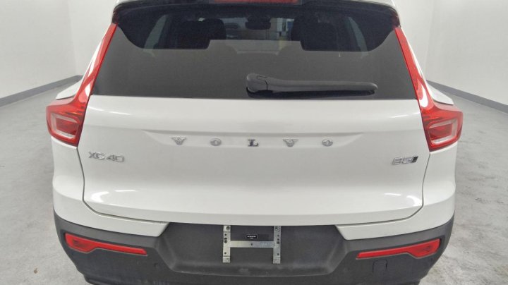 Volvo XC40  2024