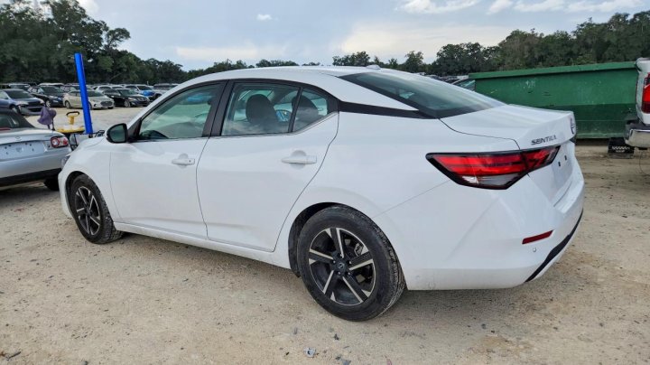 Nissan Sentra  2025