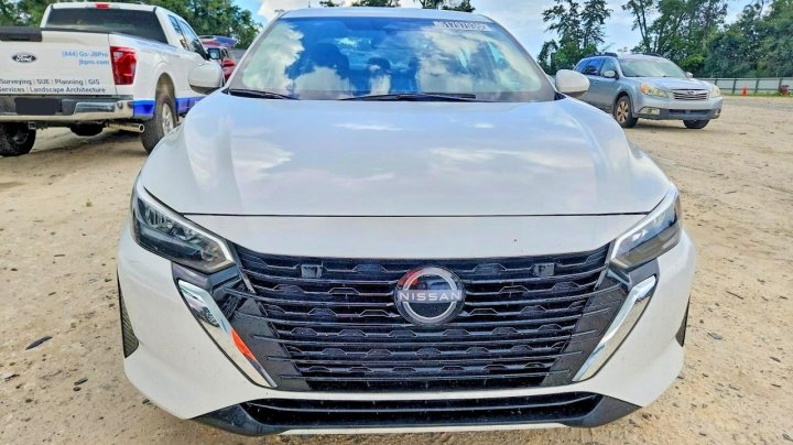 Nissan Sentra  2025
