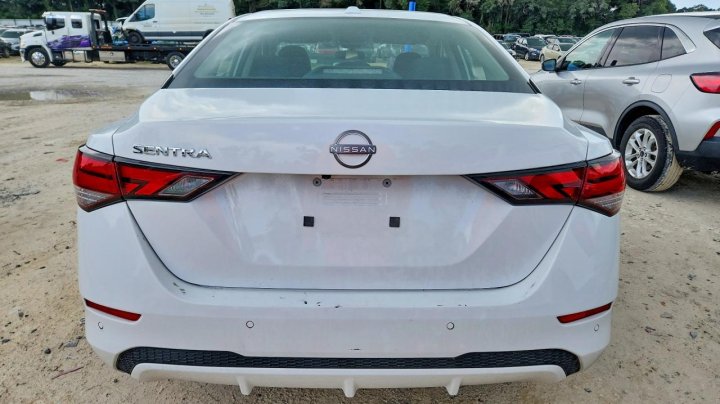 Nissan Sentra  2025