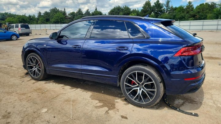 Audi Q8  2022