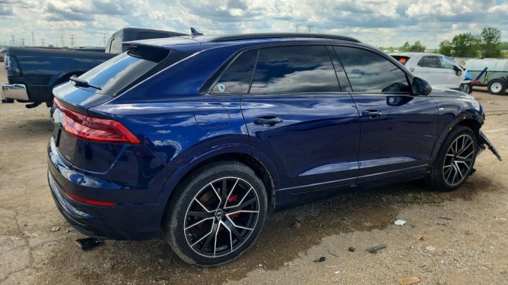Audi Q8  2022
