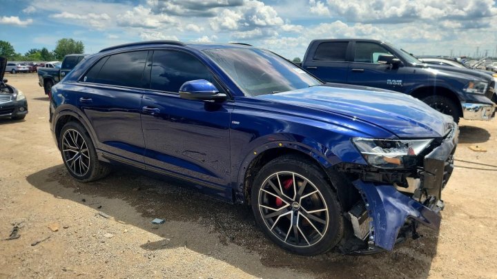 Audi Q8  2022