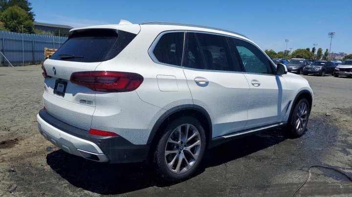 BMW X5  2023