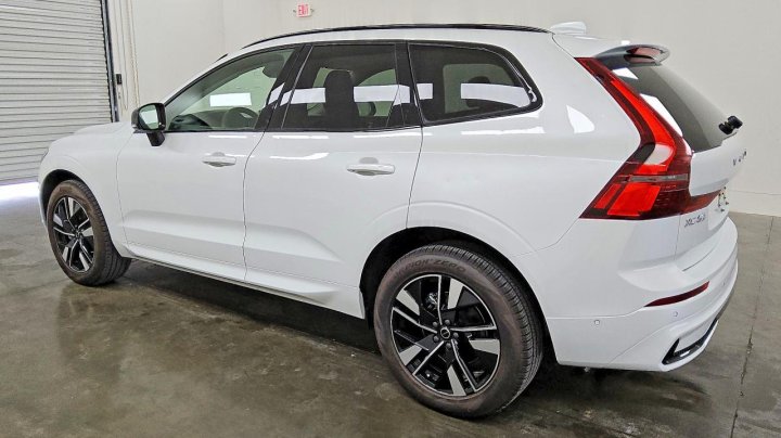 Volvo XC60  2026